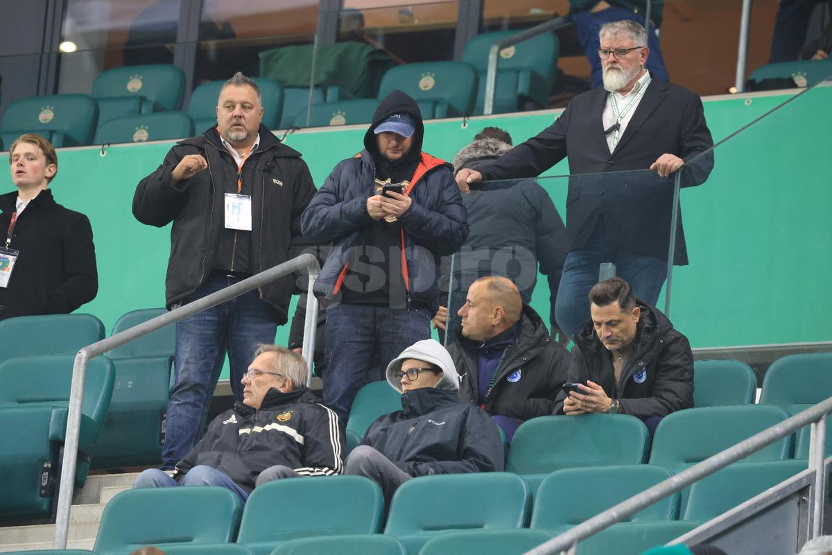 Mirel Rădoi la pauza meciului Rapid Viena - Universitatea Craiova