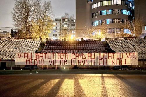 Jucătorii lui Dinamo au reușit contraperformanța de a-și pune în cap ambele galerii