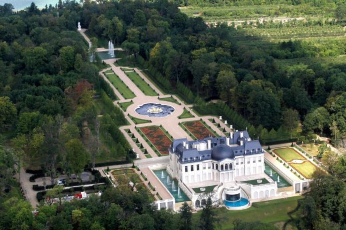 Patronul lui Newcastle a achiziționat „cel mai scump castel din lume”. Suma faraonică plătită pe proprietatea pe care pusese ochii și Kim Kardashian