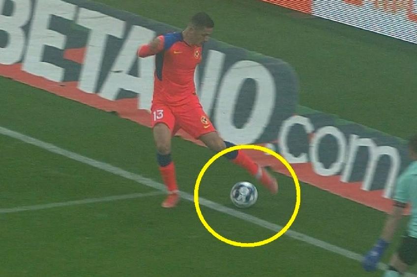 Faza din care a rezultat golul doi al FCSB-ului / Captură Telekom Sport