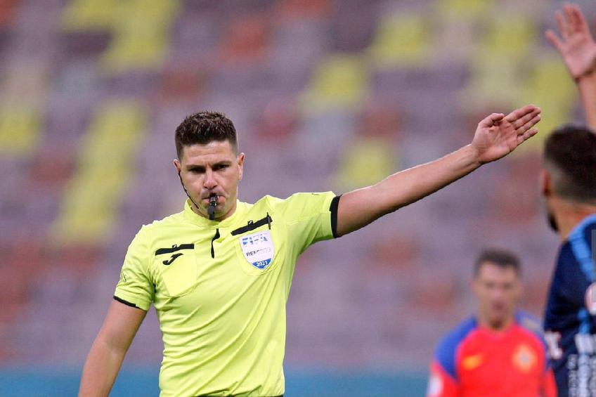 Deciziile lui Marian Barbu au făcut praf meciul FCSB - UTA / Sursă foto: Facebook UTA Arad