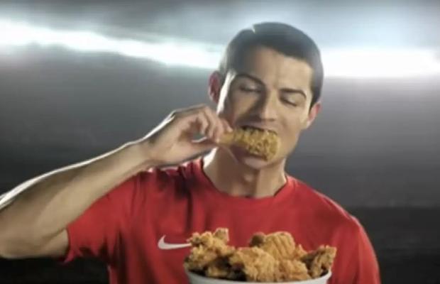 KFC ironizează noul transfer al lui Cristiano Ronaldo: „Va fi o rezervă decentă pentru Aboubakar”