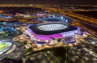 Care criză energetică? În timp ce Europa taie consumul, tot Qatarul e o explozie de lumină continuă, iar localnicii au mașinile cele mai mari
