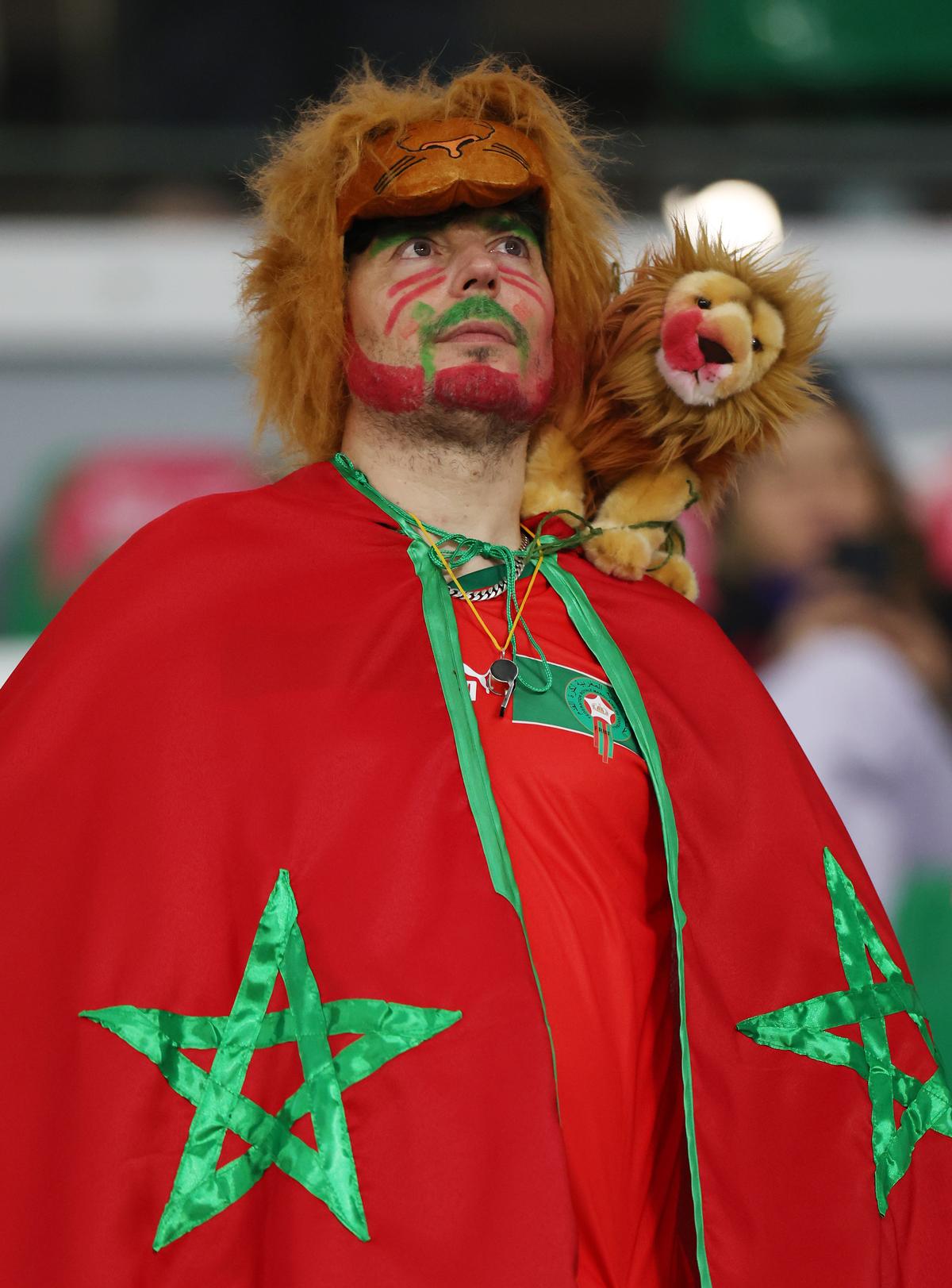 Batman, lei și femei frumoase » Spectacol în tribune la Maroc - Spania