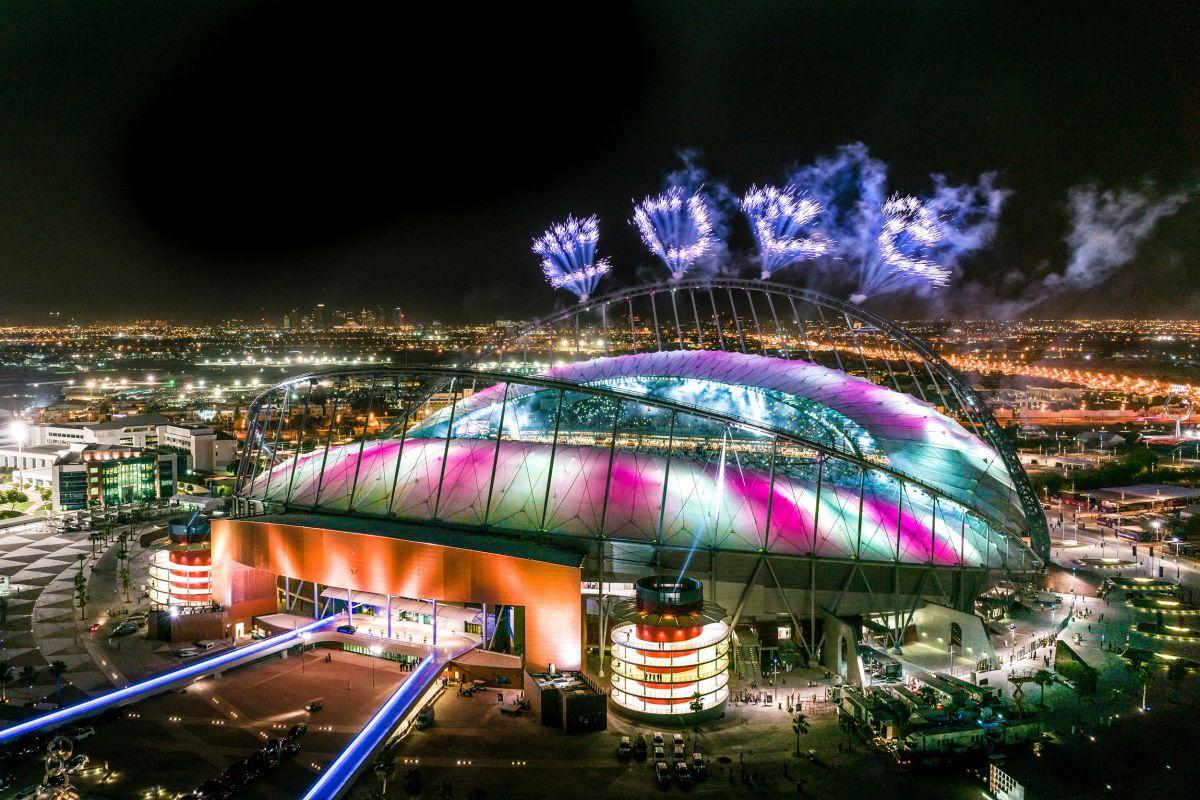 Care criză energetică? În timp ce Europa taie consumul, tot Qatarul e o explozie de lumină continuă