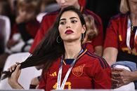 Batman, lei și femei frumoase » Spectacol în tribune la Maroc - Spania
