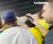 Filmare ȘOCANTĂ din Qatar: Samuel Eto'o îl atacă în afara stadionului și îl face KO cu o lovitură din MMA!