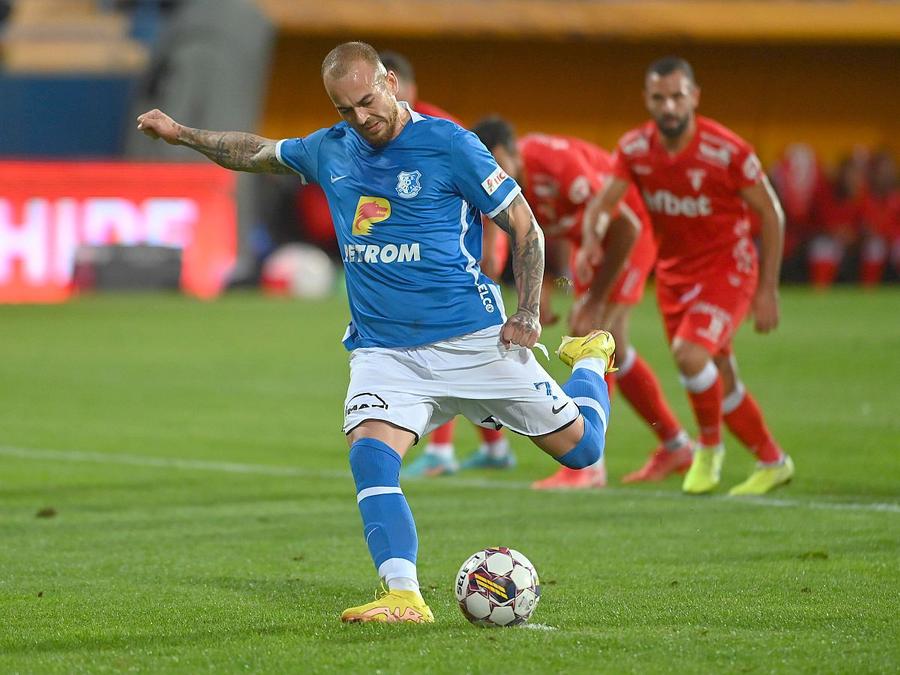 Denis Alibec a împlinit 32 de ani pe 5 ianuarie „E ceva între voi?” » Gică Hagi, întrebat direct dacă e „la cuțite” cu Alibec