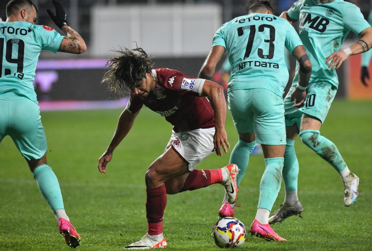 5 detalii surprinse de reporterii GSP la Rapid - CFR Cluj + Imaginea serii pe Giulești