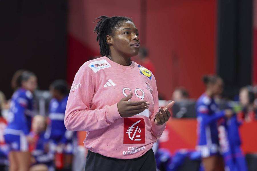 Hatadou Sako / FOTO: Imago Azi începe Campionatul Mondial de handbal feminin » 10 detalii inedite: debutează cea mai mică țară din istoria competiției