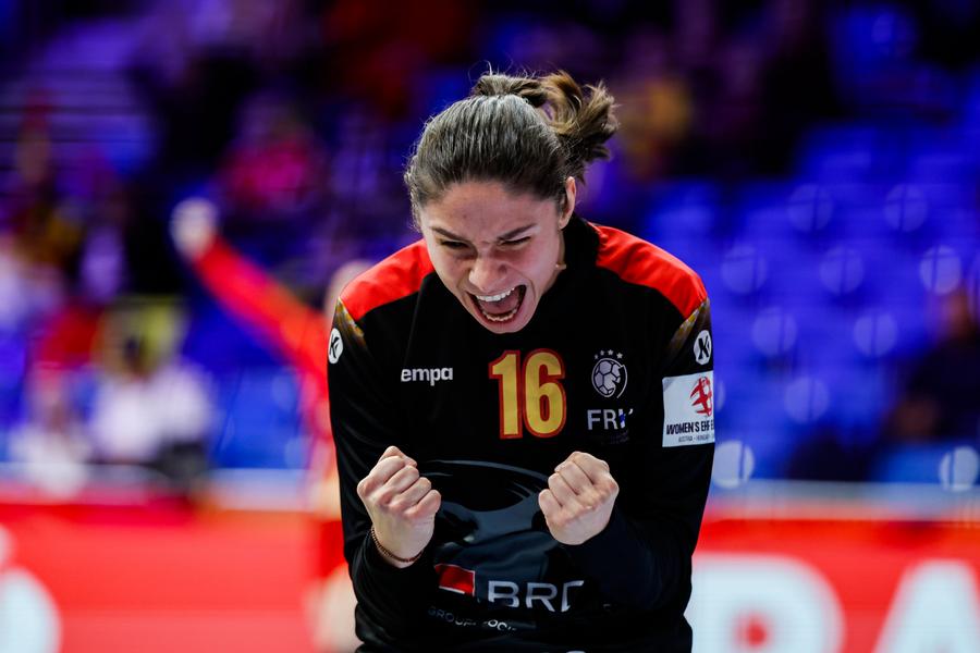 Ce moment pentru Raluca Kelemen / FOTO: X @EHF Moment EPIC la Euro 2024: a ridicat sala în picioare la prima secundă petrecută pe parchet