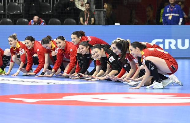 EHF a intrat în vestiar peste jucătoarele României, după meciul cu Suedia » Imaginile unice pe care le-a surprins