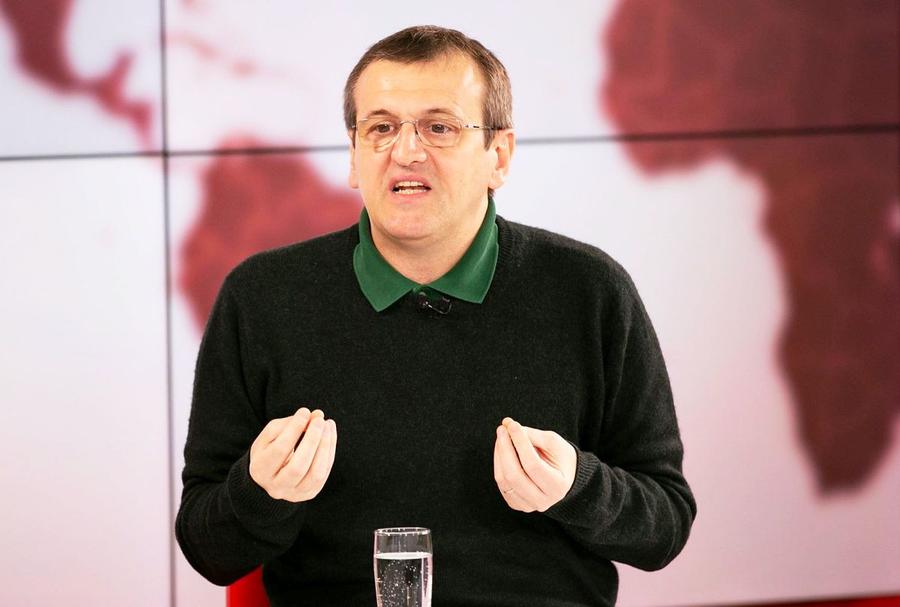 Cristian Preda în studioul Libertatea „Ion Iliescu a știut cum să divizeze, ca să stăpânească” » Verdictul aspru al unui profesor universitar: „Emil Constantinescu l-a întrebat dacă crede în Dumnezeu, eu l-aș mai fi întrebat ceva”