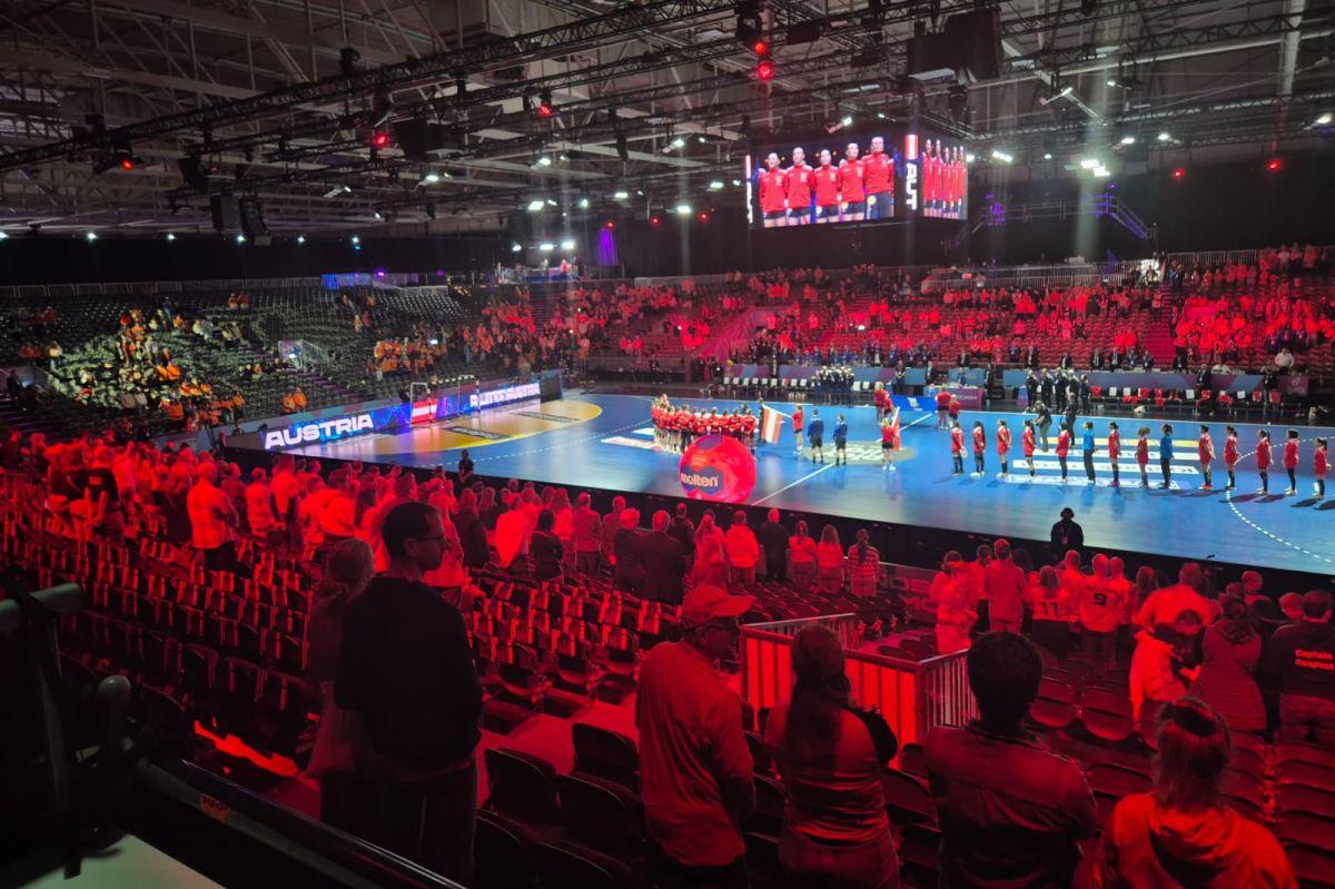 Știm toate naționalele calificate în sferturile de finală la Campionatul Mondial de handbal feminin » 9.000 de fani „oranje” au creat o atmosferă fantastică
