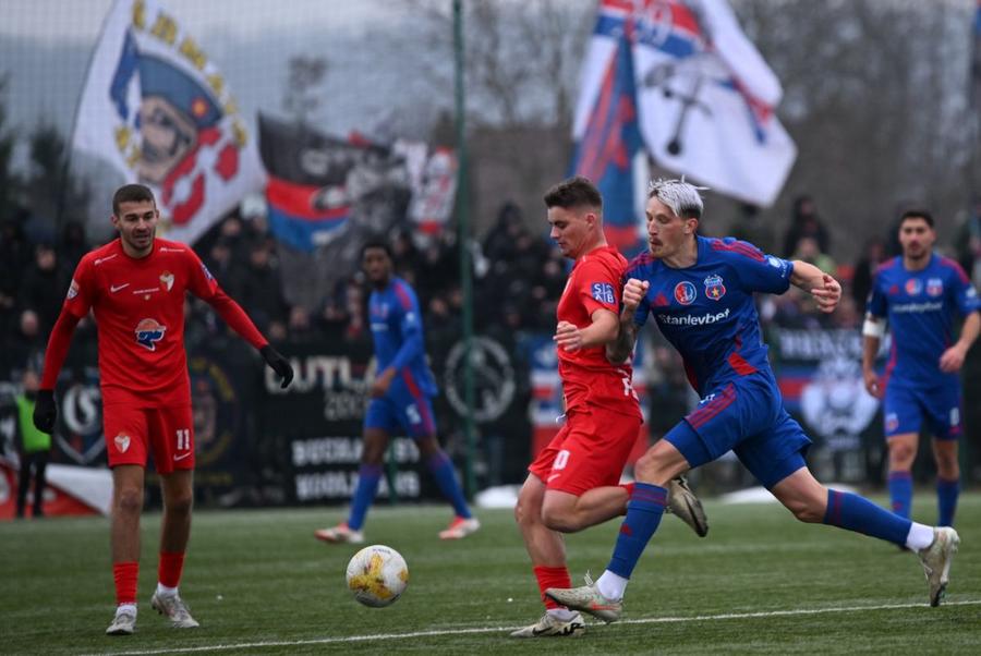 Imagine din Bacău - Steaua // foto: sportpictures.eu FINAL în etapa #16 din Liga 2 » Cinci goluri în ultima zi, un „roșu” și un egal care nu ajută pe nimeni: clasamentul acum