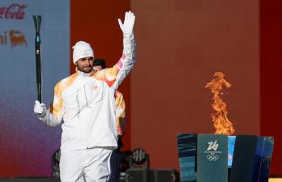 Ștafeta torței pentru Jocurile Olimpice de iarnă 2026 a început: vor fi 10.001 purtători pe teritoriul Italiei