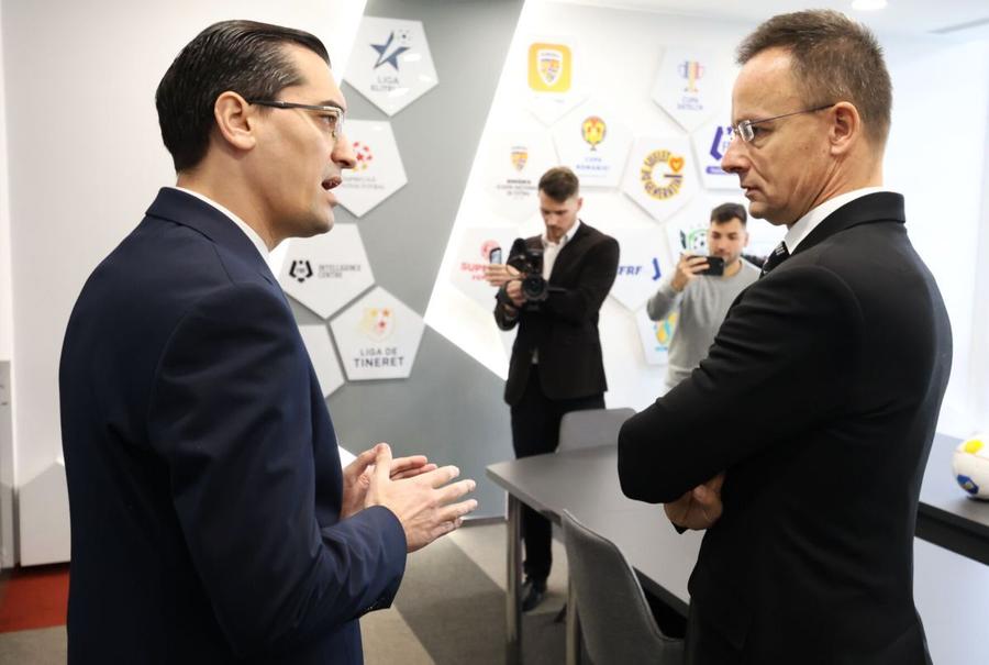 Răzvan Burleanu, alături de Peter Szijjarto, Ministrul Afacerilor Externe și Comerțului Exterior al Ungariei Csikszereda, presiuni diplomatice pentru anularea amenzilor dictate de FRF. Primele efecte s-au văzut deja!