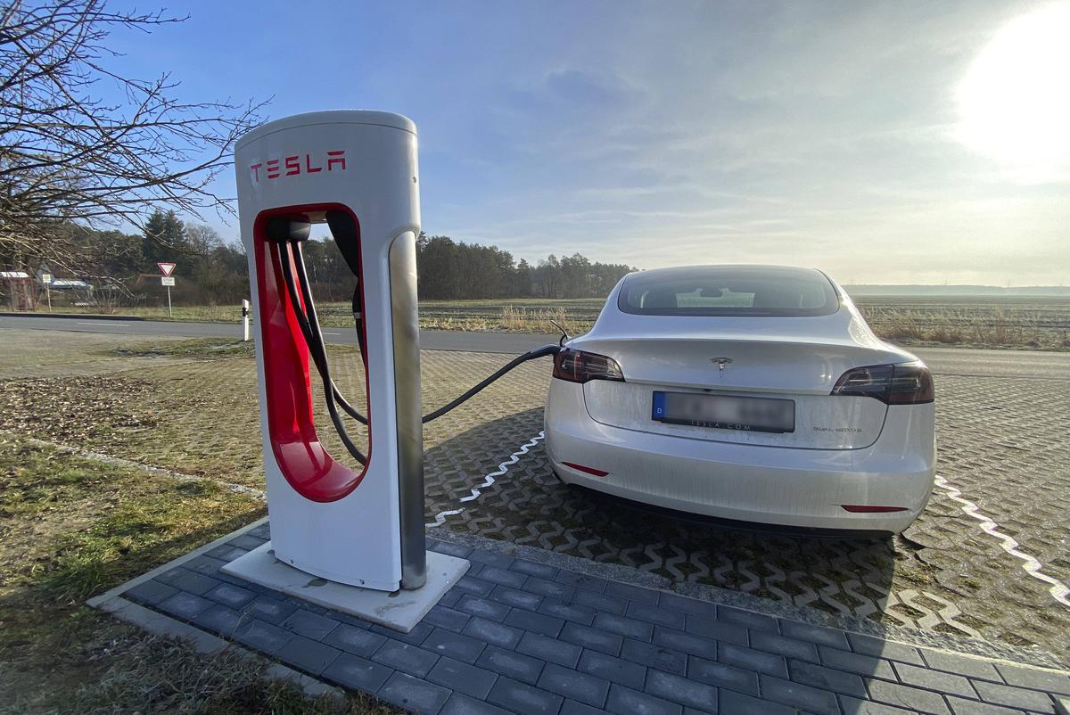 Tesla 3