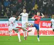 Kennedy Boateng vs Florin Tănase în FCSB - Dinamo // foto: Cristi Preda (GSP)