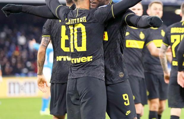 Napoli - Inter 1-3 // VIDEO Lukaku, prim gol fantastic aseară, subiect de scandal la conferință » Antonio Conte s-a supărat pe ziariști: „Lukaku e un prost pentru voi, îl faceți în toate felurile”