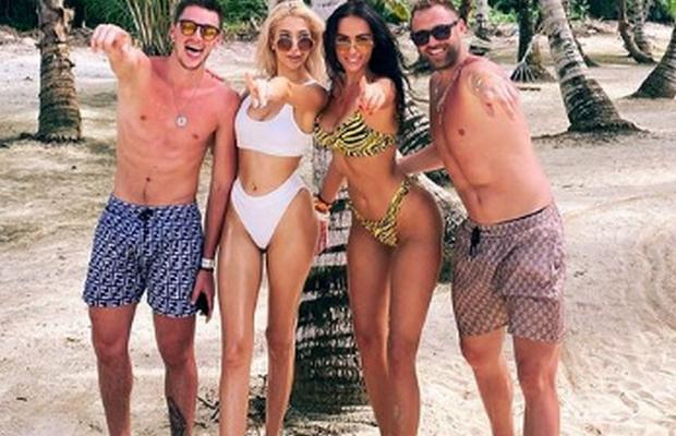 GALERIE FOTO Cristi Pulhac, vacanță de vis în Republica Dominicană » Fostul dinamovist a uitat de pandemie și a făcut show alături de iubita lui