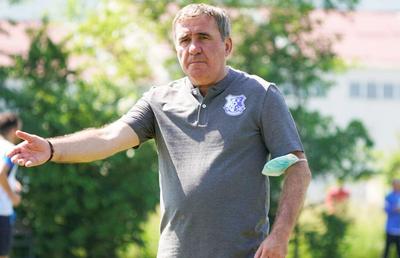Impresarul sârb care a adus fotbaliști în România compară fotbalul nostru cu cel ex-iugoslav: „Hagi muncește enorm, dar n-a produs nimic! La voi, fotbalul e balet”