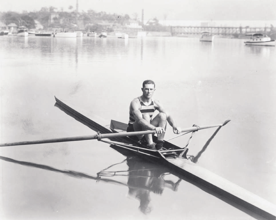 Unul dintre cei mai mari canotori din toate timpurile, imortalizat în 1920, pe râul Schuylkill, unde a învățat totul „Salutări de la un zidar!”