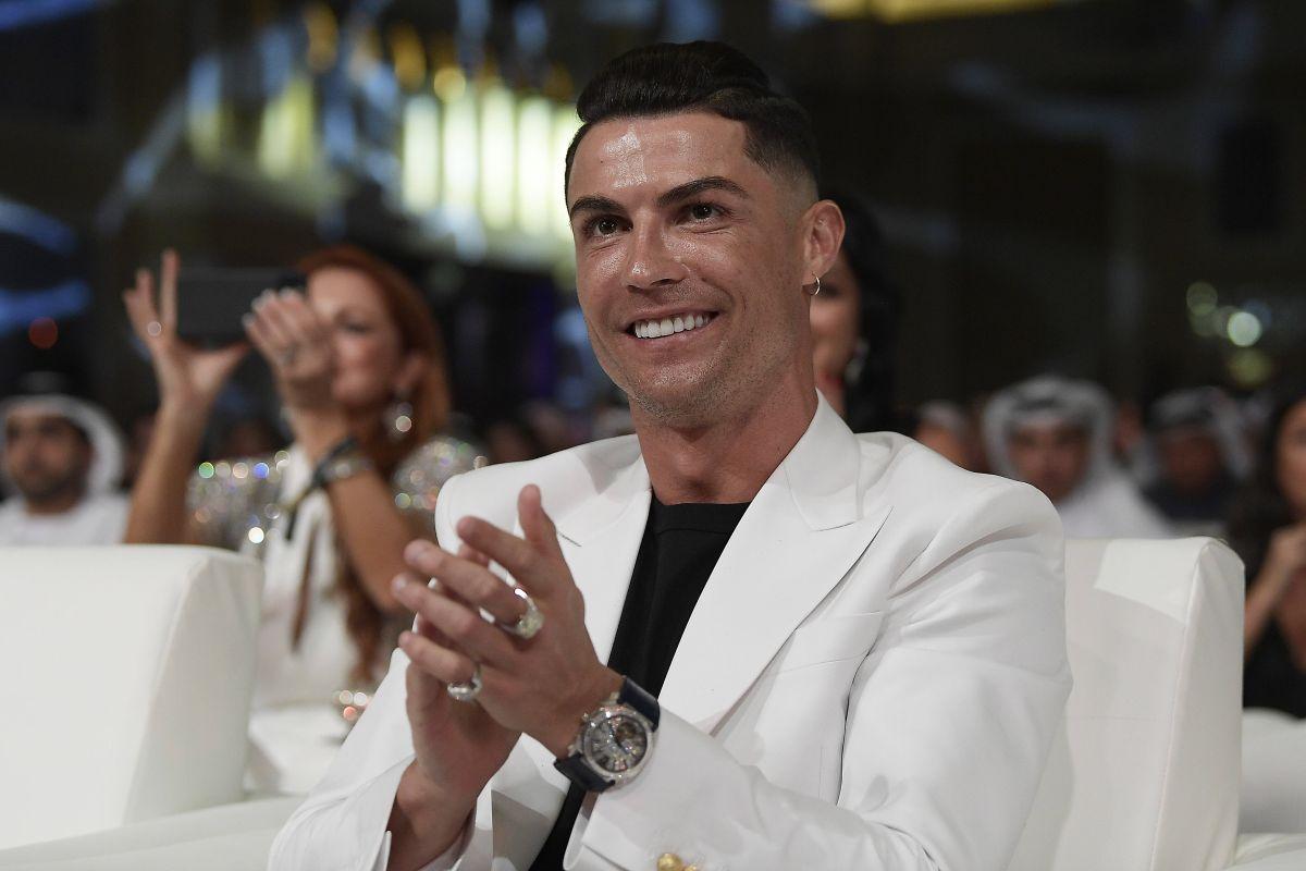 Accesoriul preferat al lui Cristiano Ronaldo » Poartă un inel de logodnă care costă o avere!