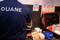 Un internațional, prins la aeroport cu 100 kg de cocaină în bagaj!
