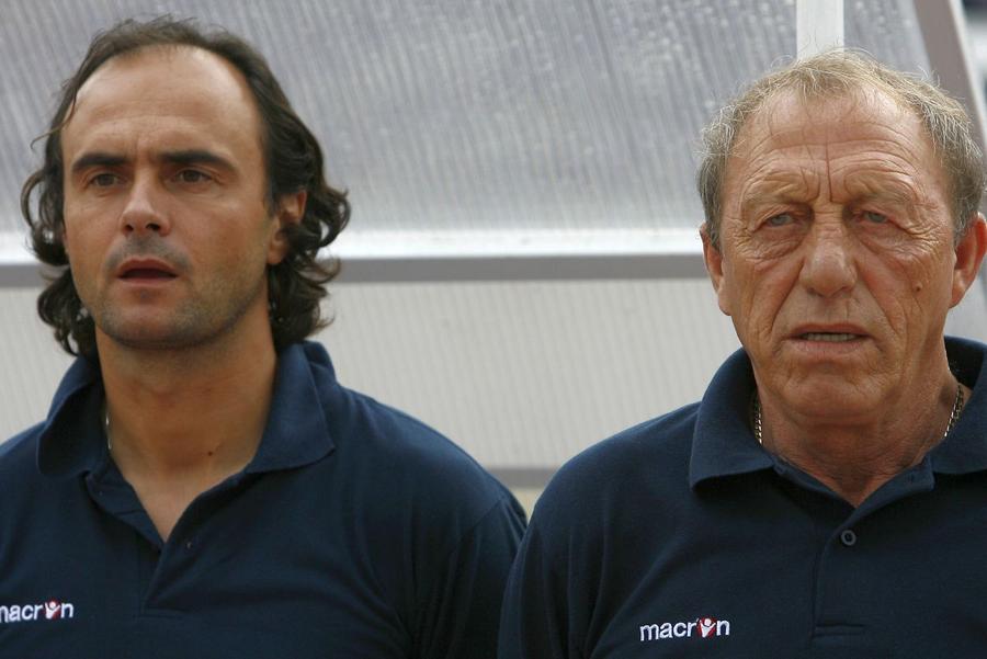 Giuseppe Giannini și Nicolae Dobrin, în perioada în care italianul a antrenat-o pe FC Argeș / Sursă foto: Arhivă Gazeta Sporturilor Fostul antrenor italian al lui FC Argeș, distrus de moartea lui Vialli: „După Sinișa, acum el. E un dezastru!” » Amintiri de neprețuit: „Noi doi, Mancini și Zenga eram cvartetul de nedespărțit”