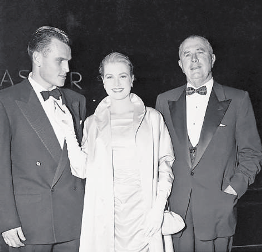 Grace Kelly, alături de tatăl și de fratele său „Salutări de la un zidar!”