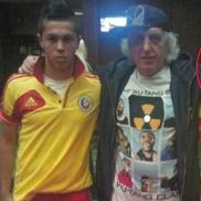 Leonard Manole, alături de interlopul Ratko Buturovic, înaintea meciului cu Serbia din 2012 /