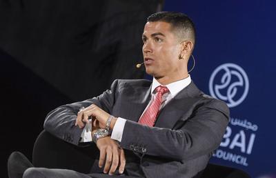Accesoriul preferat al lui Cristiano Ronaldo » Poartă un inel de logodnă care costă o avere!