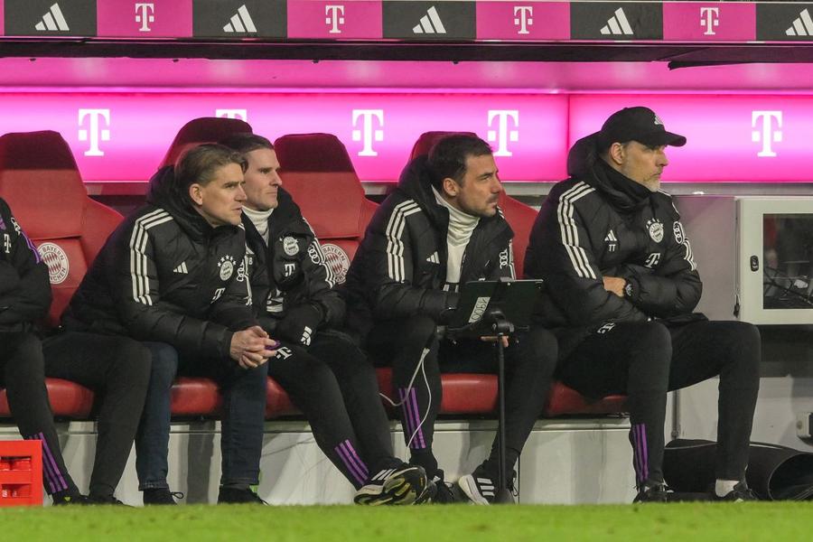 O parte din oamenii-cheie ai lui Bayern. Primul din stânga, directorul sportiv Christoph Freund. Primul din dreapta, antrenorul Thomas Tuchel Foto: Imago Posibilă mutare-șoc pentru Radu Drăgușin: îl vrea Bayern Munchen. Acum!