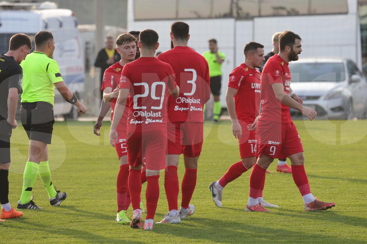 Hermannstadt, victorie sub ochii lui Mircea Lucescu » Selecționerul s-a pozat cu fanii turci
