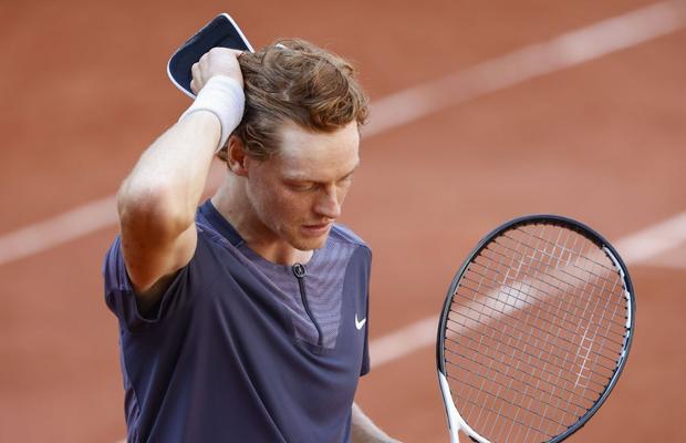 Jannik Sinner ar putea primi o suspendare mare și riscă să piardă prima poziție din clasamentul ATP