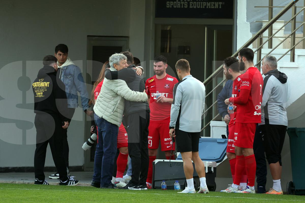 Hermannstadt, victorie sub ochii lui Mircea Lucescu » Selecționerul s-a pozat cu fanii turci