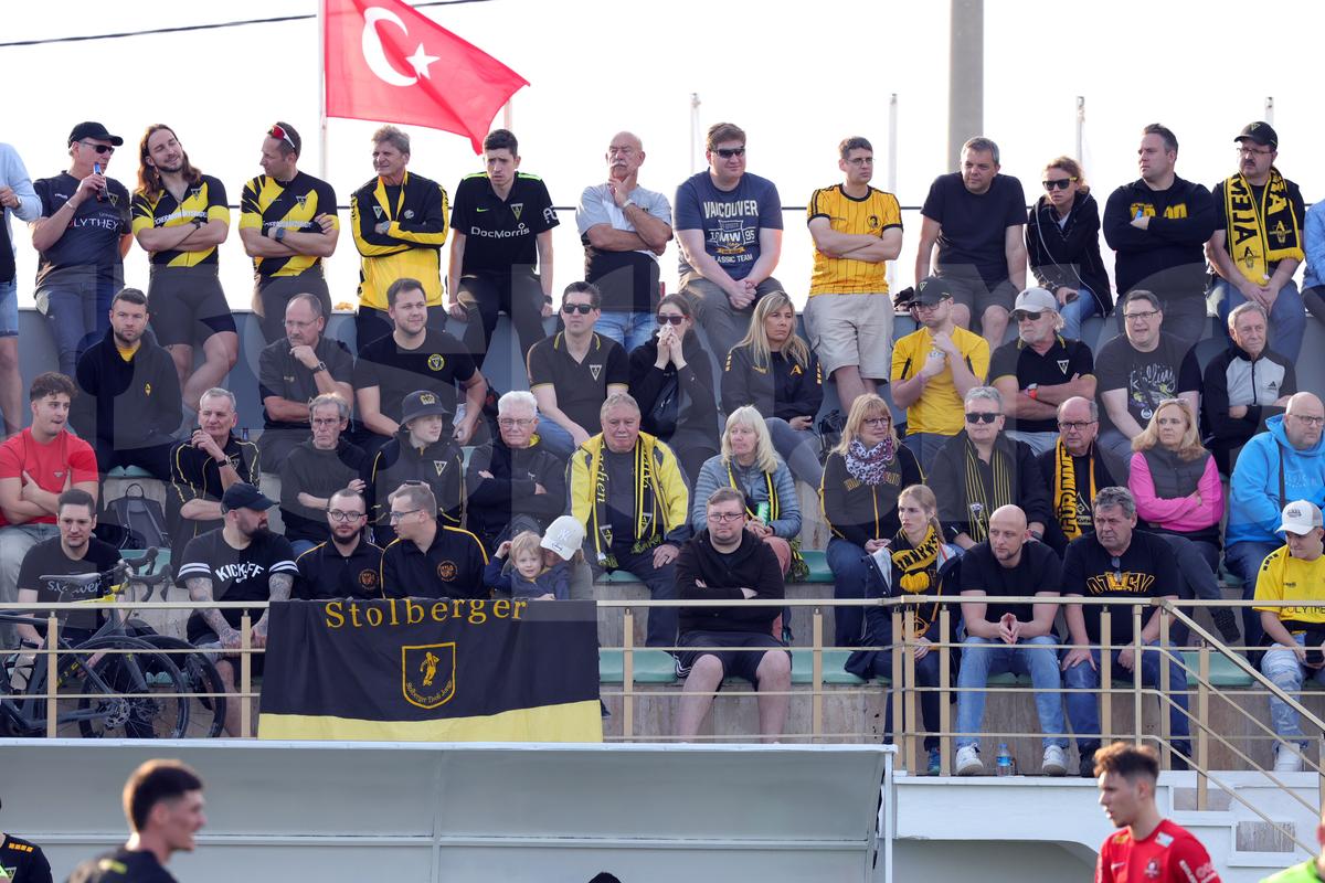 Hermannstadt, victorie sub ochii lui Mircea Lucescu » Selecționerul s-a pozat cu fanii turci