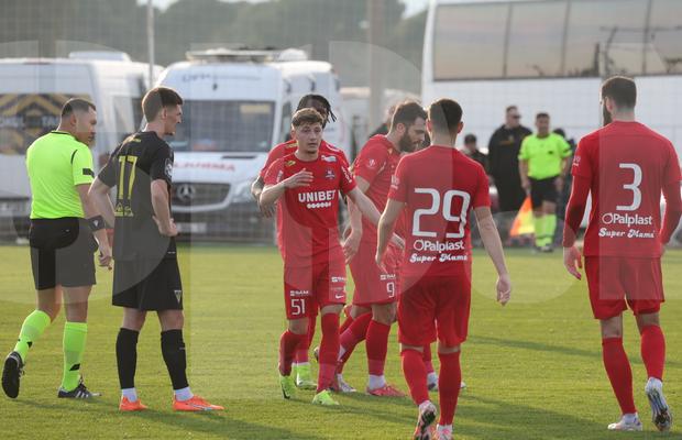 Hermannstadt, victorie sub ochii lui Mircea Lucescu » Selecționerul s-a pozat cu fanii turci