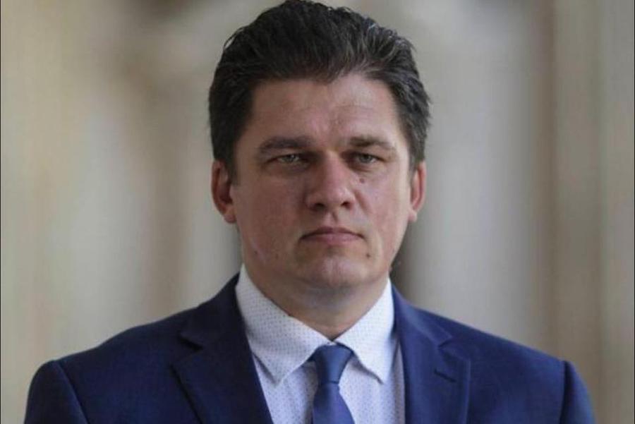 Răzvan Socolovici Politicul se joacă de-a handbalul » Nicușor Dan și-a pus directorul șef la CSM București! Vine din galerie: „STEAUA înseamnă CSA”