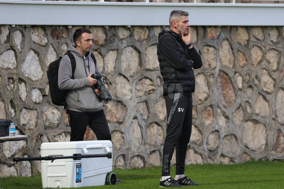 A jucat sub ochii lui Lucescu și surprinde: „Nu mă gândesc la națională” » Ironie către un coleg: „El așteaptă, dar nu știe că nea Mircea a plecat”