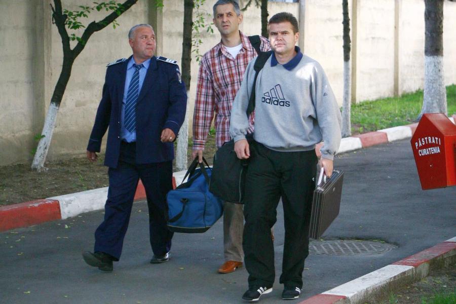 Marcel Savaniu și Sorin Corpodean „L-au dus de mână cu un violator, apoi l-au declarat nevinovat” » Una dintre cele mai șocante arestări din fotbalul românesc s-a încheiat tragic: mama lui a suferit un AVC, soția-răpusă de cancer