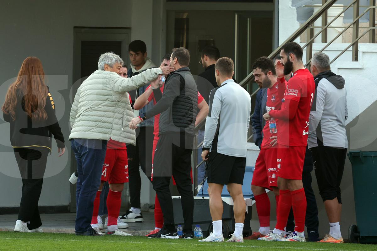 Hermannstadt, victorie sub ochii lui Mircea Lucescu » Selecționerul s-a pozat cu fanii turci