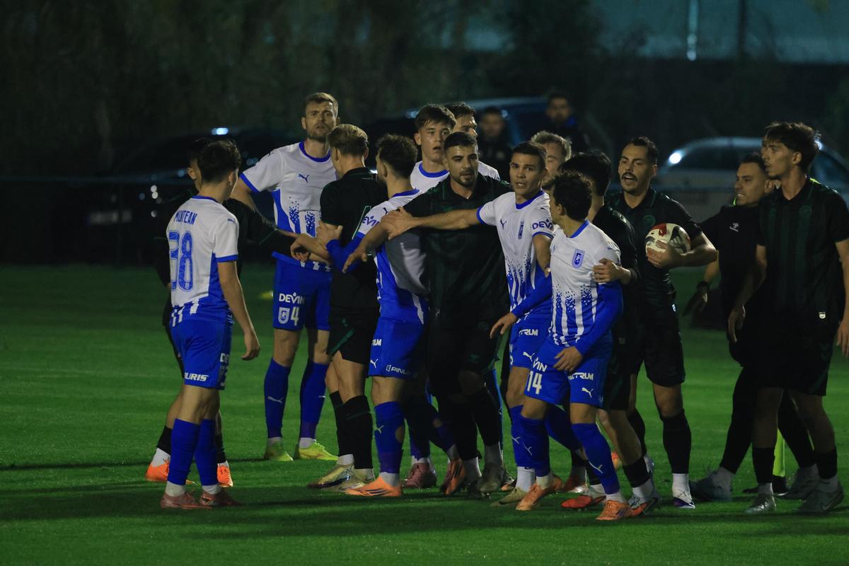 Scandal pe teren în Craiova - Konyaspor