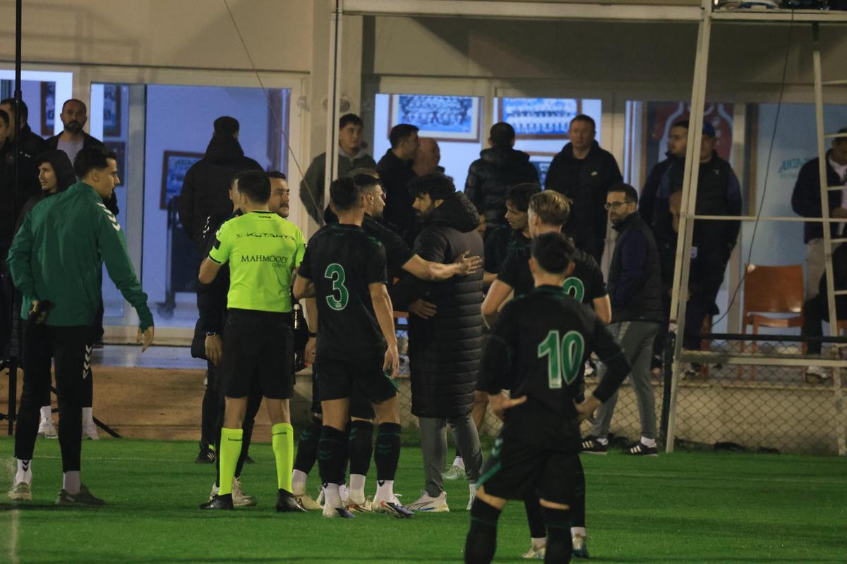 Scandal pe teren în Craiova - Konyaspor