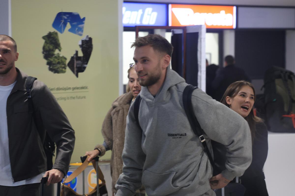 Denis Drăguș a sosit în Antalya pentru a semna cu noua echipă: „E o onoare, abia aștept să joc”