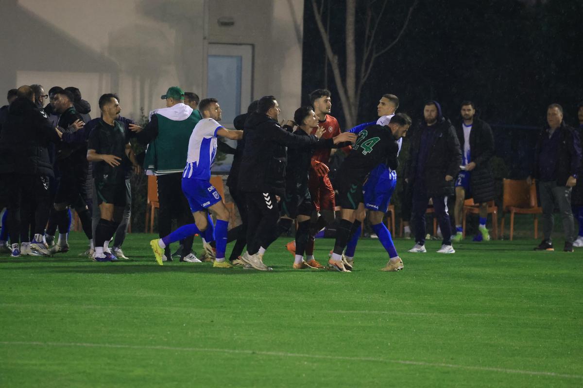Scandal pe teren în Craiova - Konyaspor