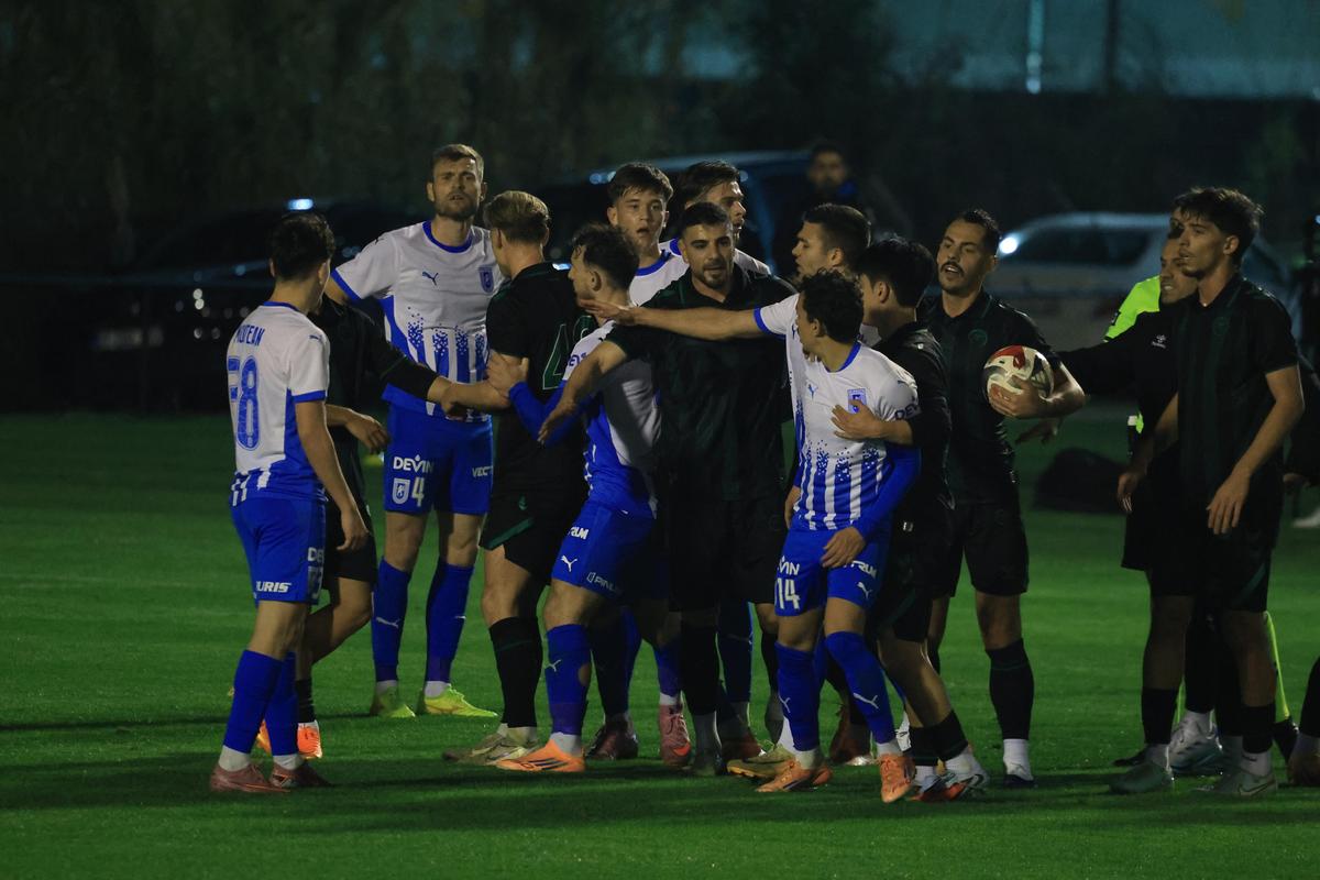 Scandal pe teren în Craiova - Konyaspor