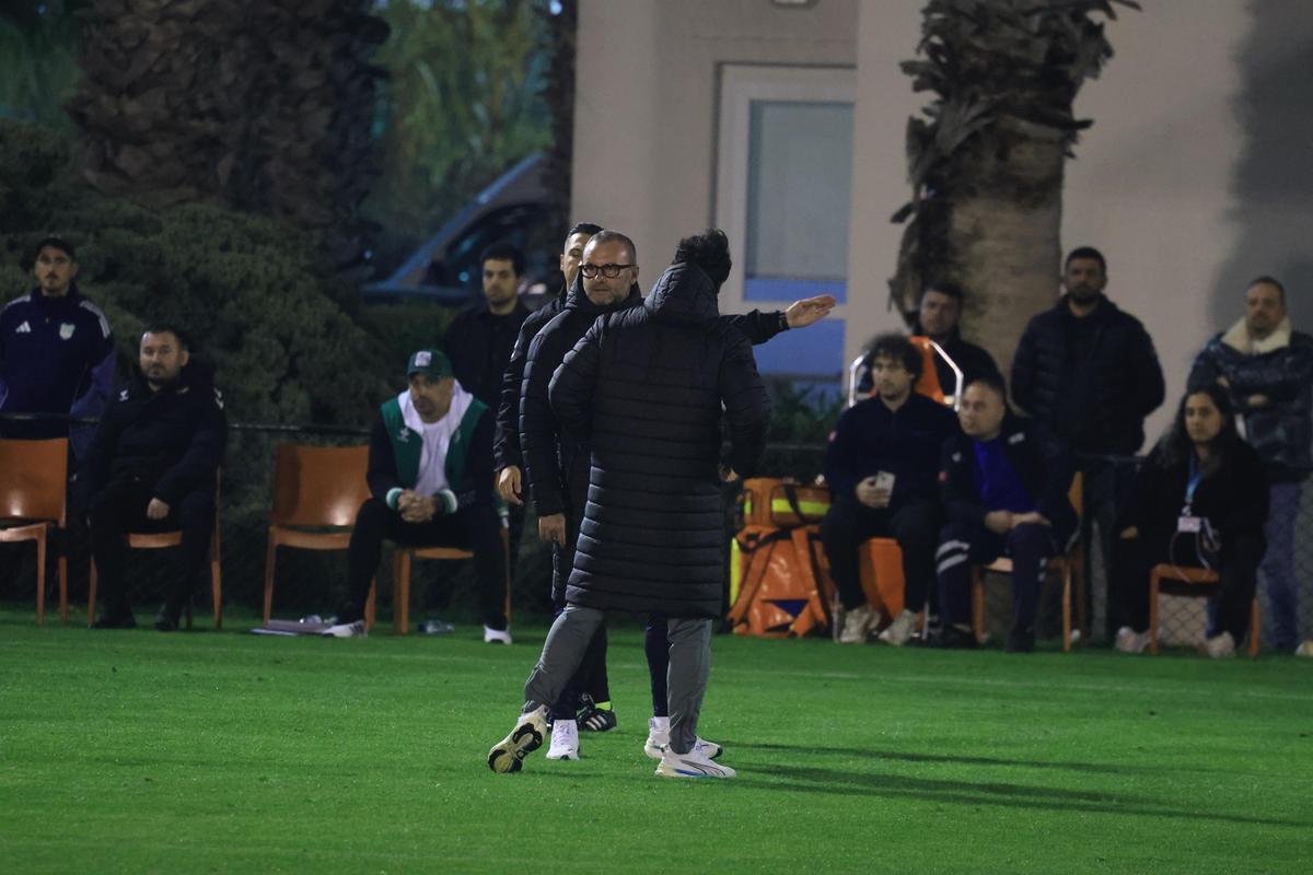 Bătaie generală la primul amical al Universității Craiova din Antalya: Coelho a intrat pe teren » Imagini de pe gazon