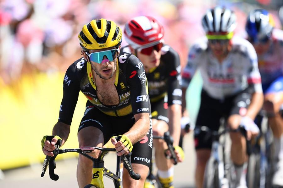 Simon Yates în timpul unei etape din Turul Franței 2025 Foto: Imago Images Retragere șocantă în ciclism! Câștigătorul din 2025 al Turul Italiei nu va mai concura: „Poate că e o surpriză pentru mulți”